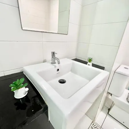 V 1-5Pax Cozy Home Trefoil Setia Alam 2 Queen Bed Shah Alam Exterior photo