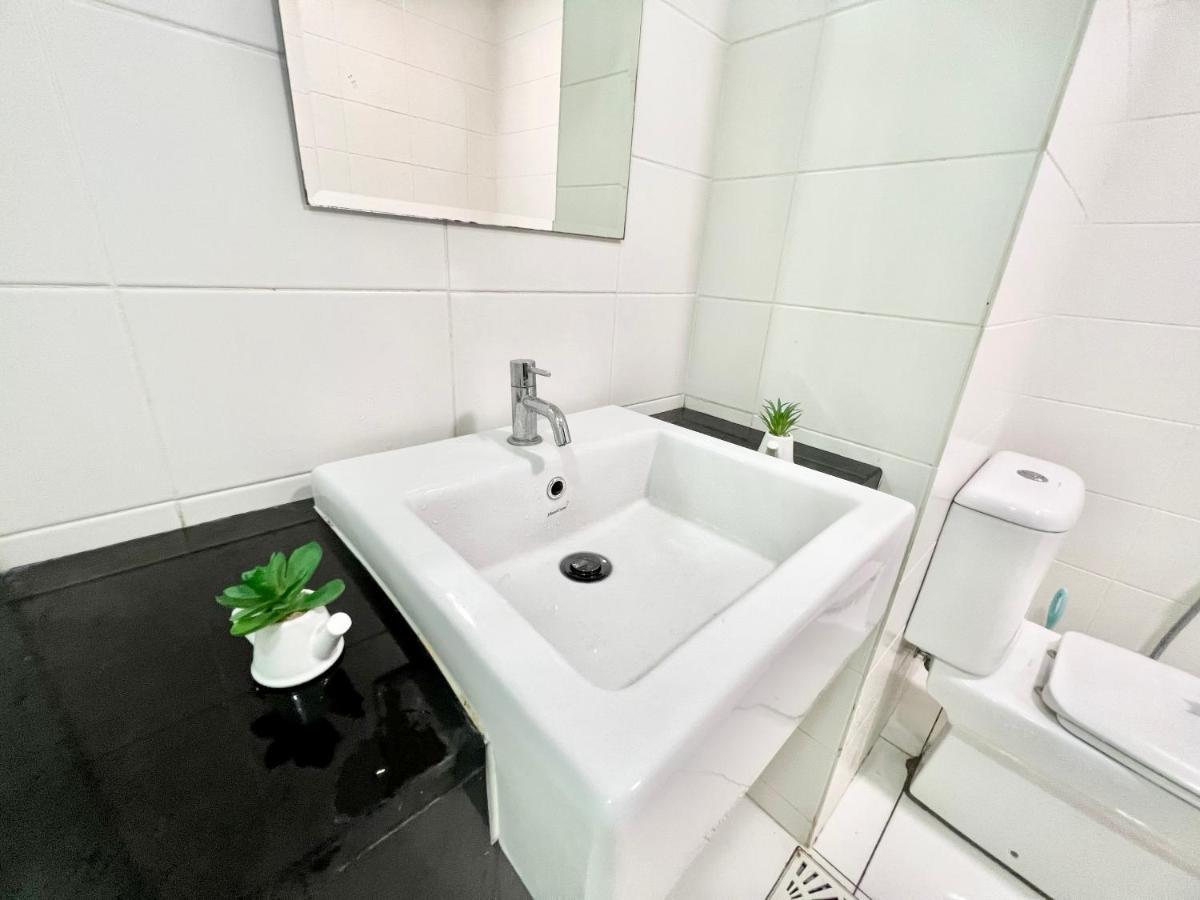 V 1-5pax Cozy Trefoil Setia Alam 2 Queen Bed Apartemen Shah Alam